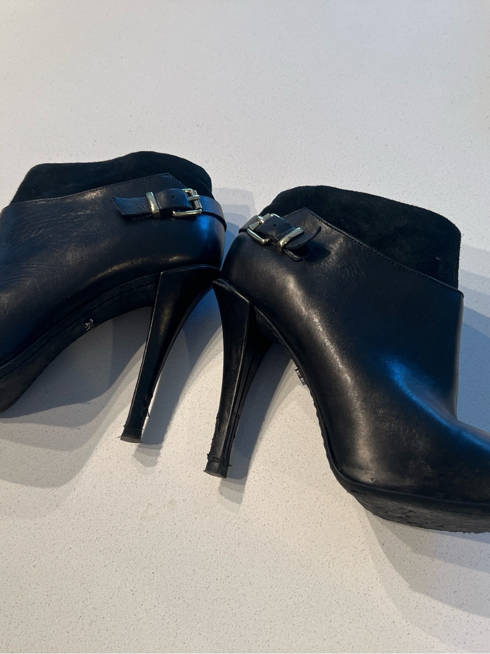 Kenneth Cole leather and suede high heal ankle boots with gold buckle size 6